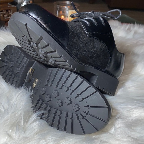 ⭐️🎩⭐️RAFAELLA LACE UP FLATS⭐️🎩⭐️ - Picture 4 of 4